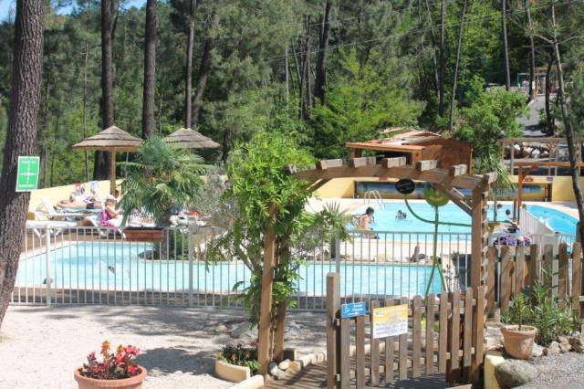 Photo Camping Joyeuse Village de chalets et camping