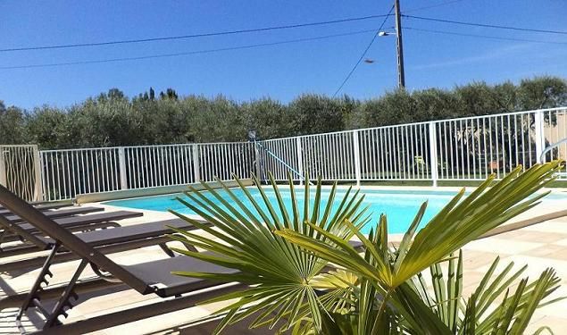 La farigoule chambre d'hte climatise en rez de jardin