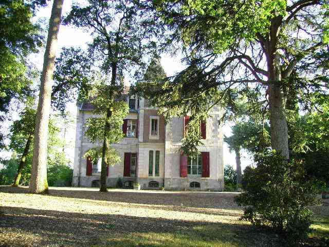 Photo Bed and breakfast Clairac Chteau de bire boy