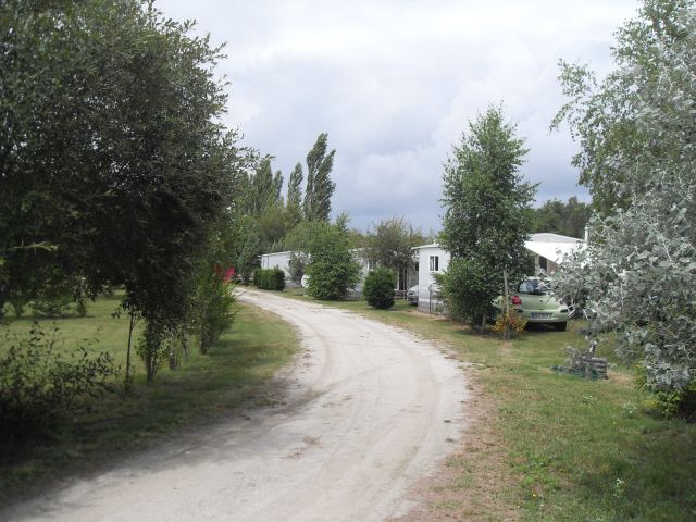 Camping le bonheur et dans le pr